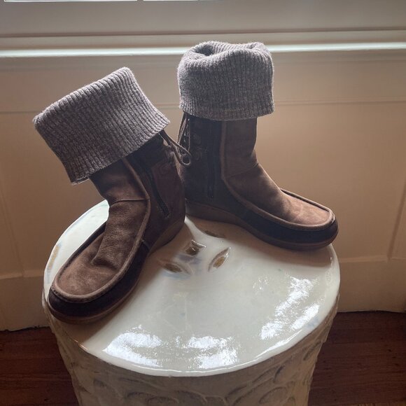 The North Face Insulated Alana Suede Fold Over Sweater Boot - Picture 1 of 7